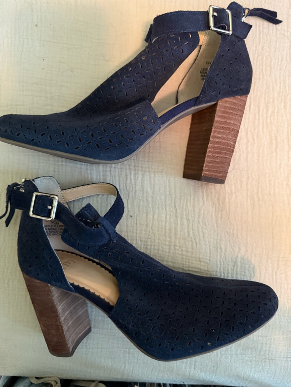 Crown & Ivy Women’s Navy Cutout Suede Block Heel Ankle Boot